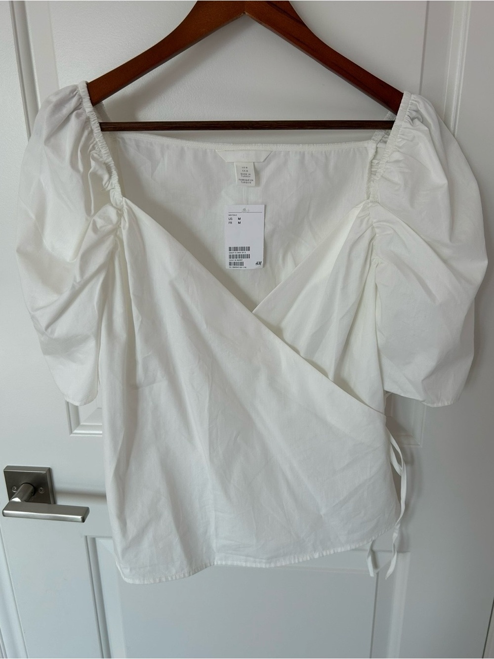 NWT H&M Women’s Wrap Front White Puff-Sleeve Poplin Blouse Top Sz M